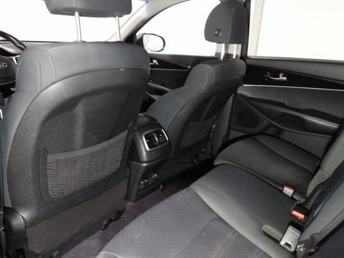 Used 2020 Kia Sorento AWD V6 image 14
