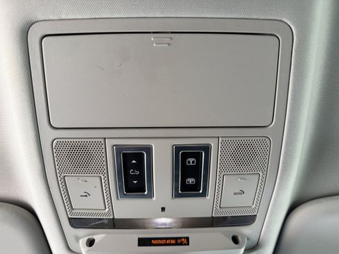 Used 2020 Land Rover Defender 110 HSE AWD/4WD image 25