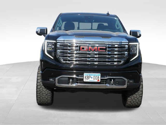 Used 2023 GMC Sierra 1500 Denali w/ Technology Package AWD/4WD image 2