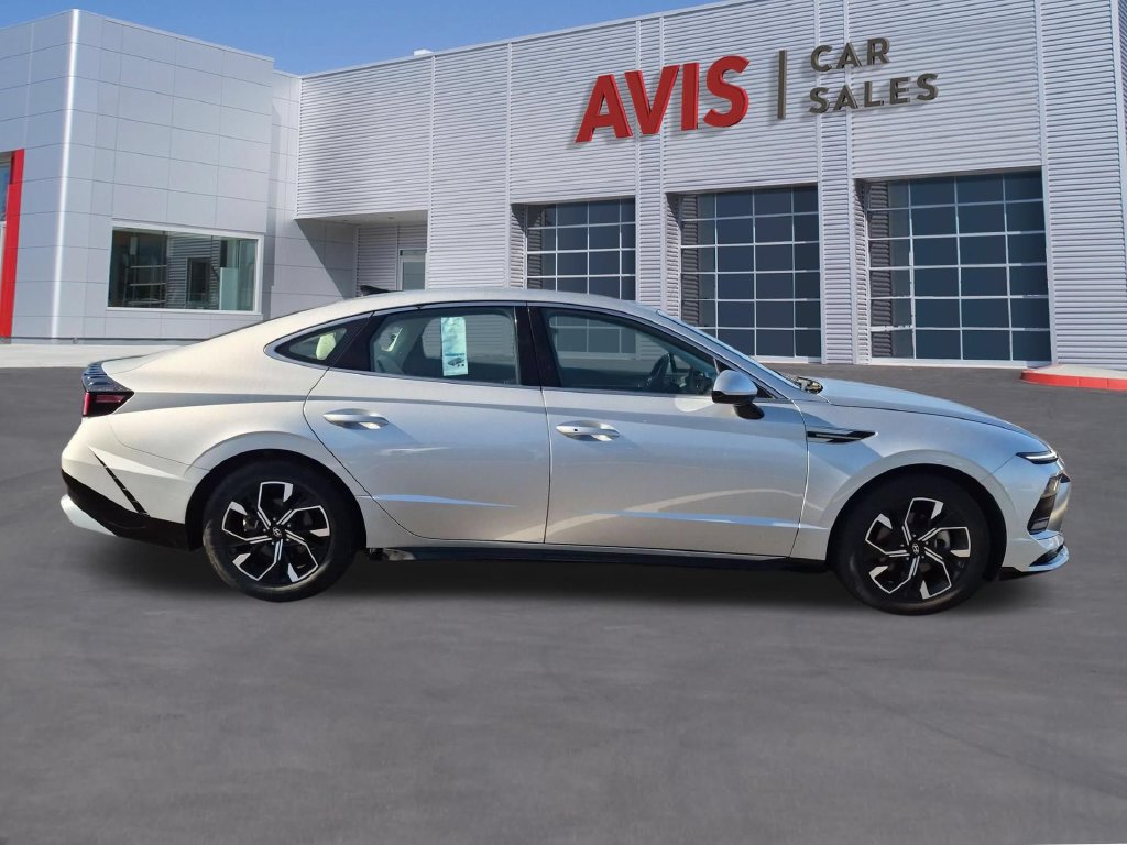 Used 2025 Hyundai Sonata SEL FWD image 5