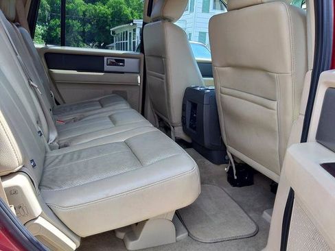 Used 2014 Ford Explorer XLT w/ Equipment Group 202A AWD/4WD image 17