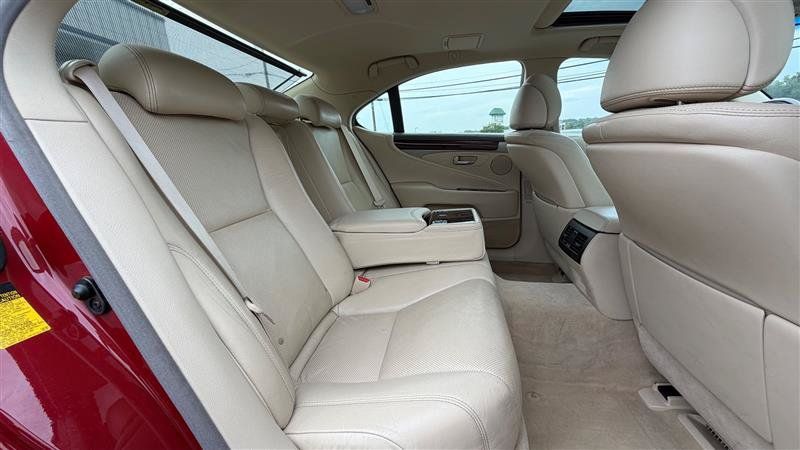 Used 2013 Lexus LS 460 AWD w/ Comfort Pkg image 42