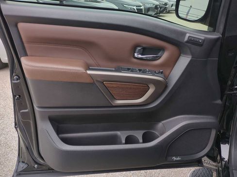 Used 2022 Nissan Titan Platinum Reserve w/ Moonroof Package image 23