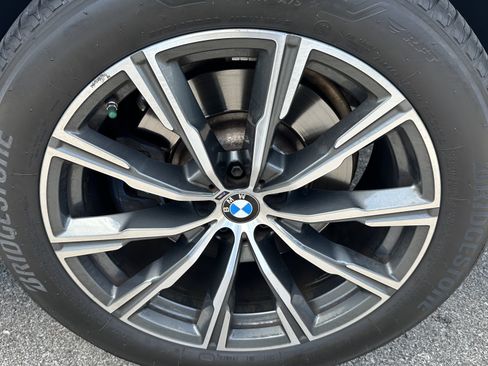 Used 2021 BMW X5 M50i w/ Premium Package AWD/4WD image 13