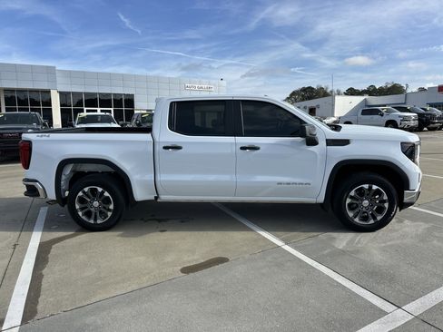 Used 2025 GMC Sierra 1500 Pro w/ Pro Value Package image 5