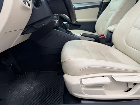 Used 2017 Volkswagen Jetta SE FWD image 18