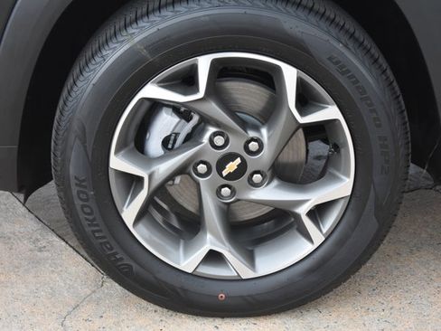 New 2026 Chevrolet Trax LT w/ Sunroof Package image 11