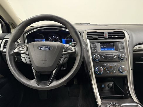 Used 2018 Ford Fusion S image 22