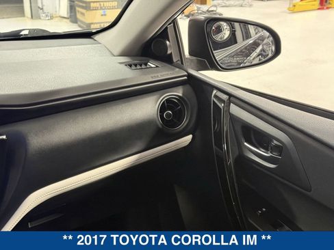 Used 2017 Toyota Corolla iM image 17