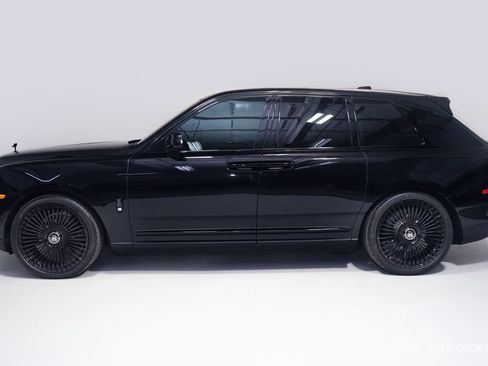 Used 2024 Rolls-Royce Cullinan AWD/4WD image 4