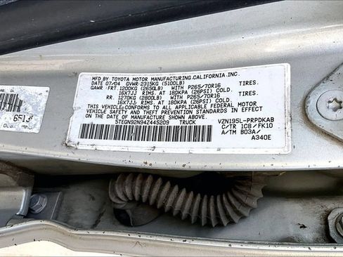 Used 2004 Toyota Tacoma PreRunner RWD image 9