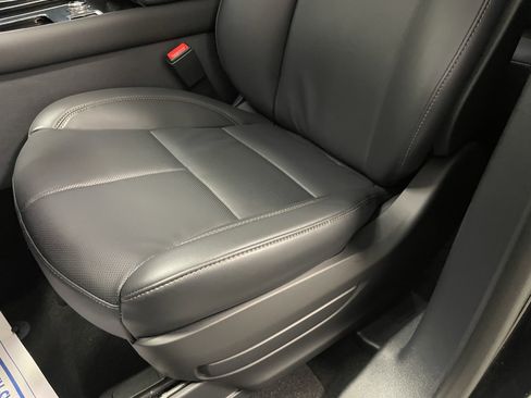 New 2025 Lincoln Aviator AWD w/ Equipment Group 101A image 22