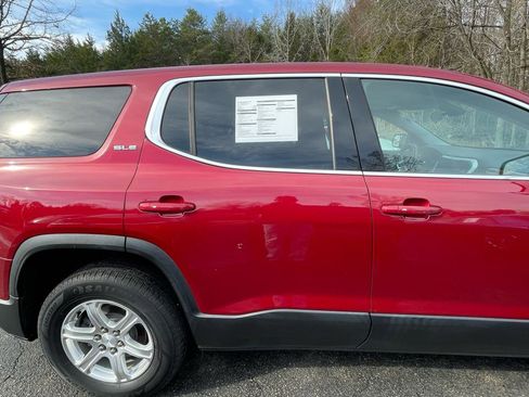 Used 2019 GMC Acadia SLE image 10