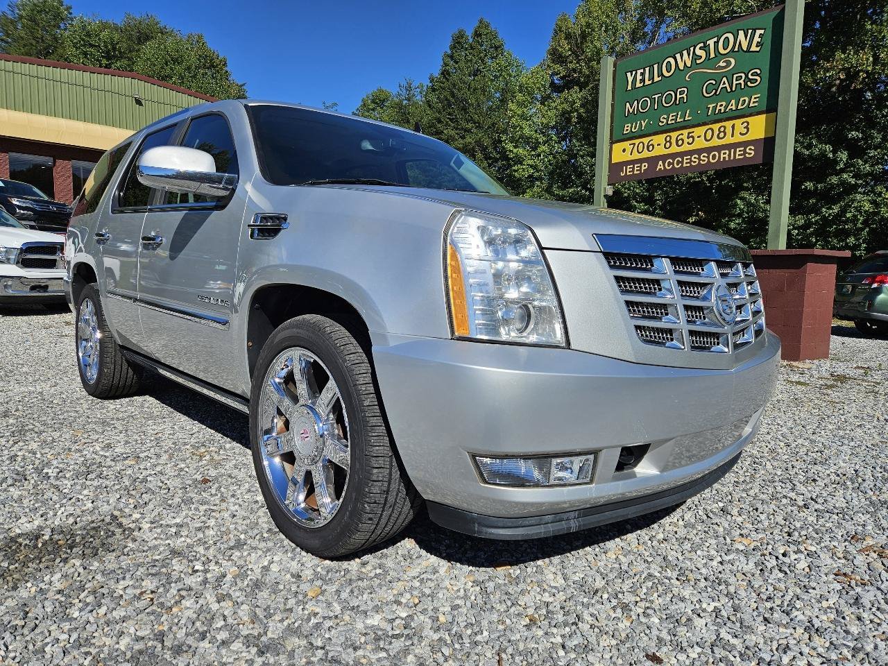 Used 2010 Cadillac Escalade Premium AWD/4WD image 2