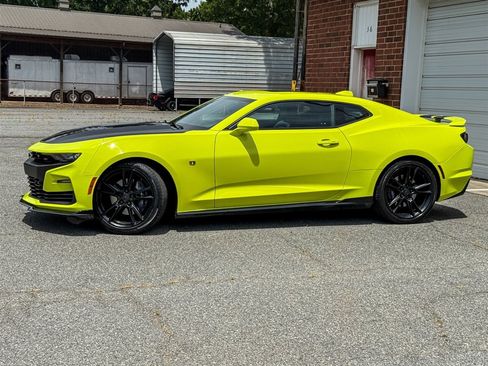 Used 2021 Chevrolet Camaro SS RWD image 9