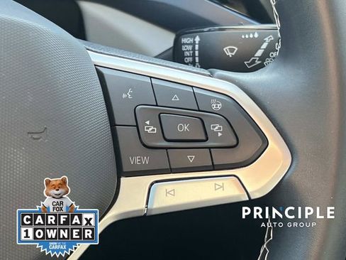 Certified 2023 Volkswagen Taos SE w/ Panoramic Sunroof Package image 19