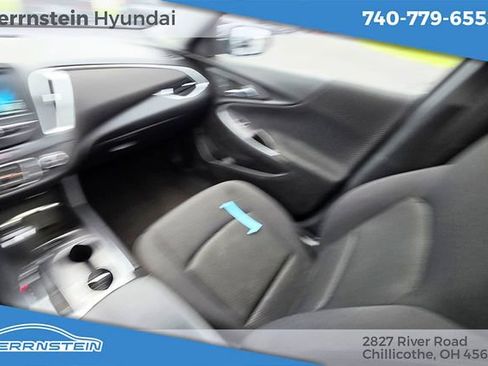 Used 2016 Chevrolet Malibu LT FWD image 11