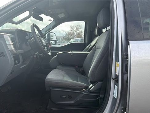 Used 2024 Ford F250 XLT image 8
