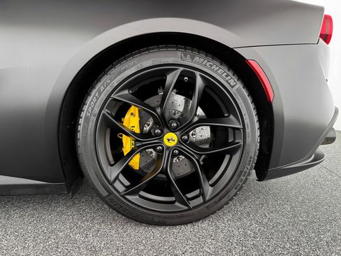 Used 2018 Ferrari GTC4Lusso T image 35