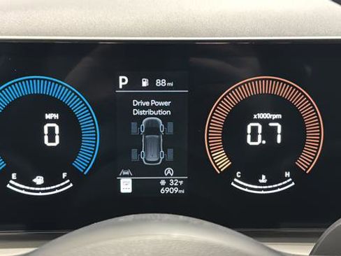 Used 2025 Hyundai Tucson SEL image 24