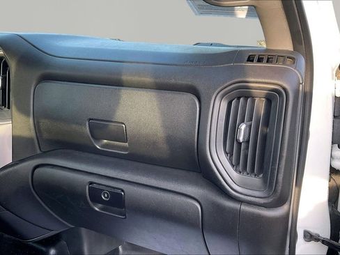 Used 2022 GMC Sierra 2500 Pro w/ Convenience Package image 24