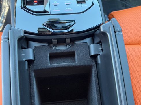 Used 2026 BMW M5 w/ Executive Package image 27