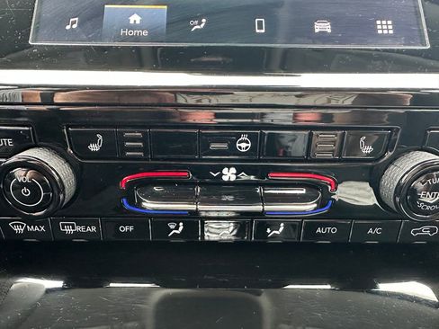 Used 2023 Jeep Grand Cherokee Laredo w/ Luxury Tech Group I AWD/4WD image 6