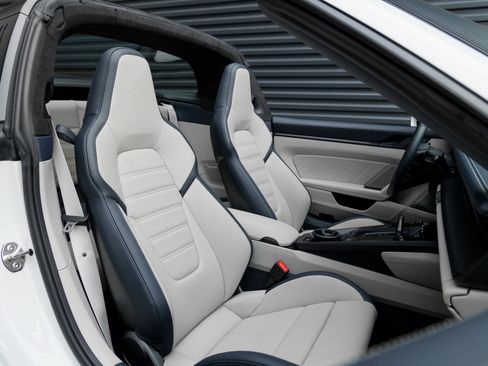 Certified 2026 Porsche 911 Targa 4 GTS image 42