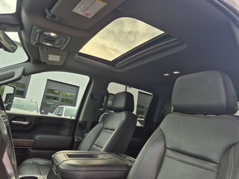 Used 2022 GMC Sierra 3500 Denali w/ Denali Ultimate Package AWD/4WD image 19