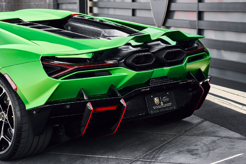 Used 2024 Lamborghini Revuelto AWD/4WD image 9