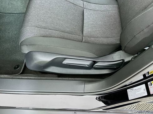 Certified 2025 Honda Accord LX image 9