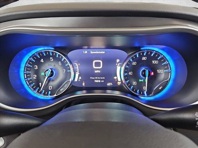 Used 2023 Chrysler Pacifica Touring-L FWD image 11