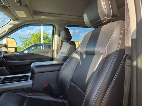 Used 2023 Ford F350 Lariat w/ Lariat Ultimate Package AWD/4WD image 6
