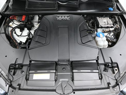 Used 2017 Audi Q7 3.0T Premium Plus w/ Premium Plus Package AWD/4WD image 8