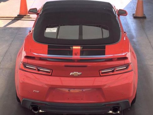 Used 2018 Chevrolet Camaro LT RWD image 6