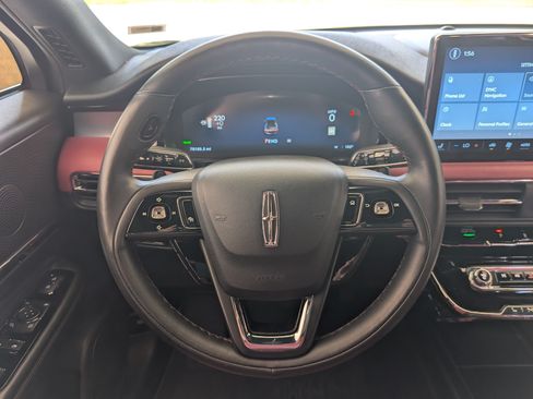 Used 2025 Lincoln Corsair Grand Touring AWD/4WD image 24