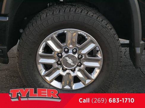 Used 2024 Chevrolet Silverado 2500 High Country w/ High Country Premium Package AWD/4WD image 43