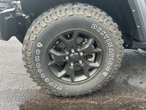 Used 2023 Jeep Wrangler Sport AWD/4WD image 11