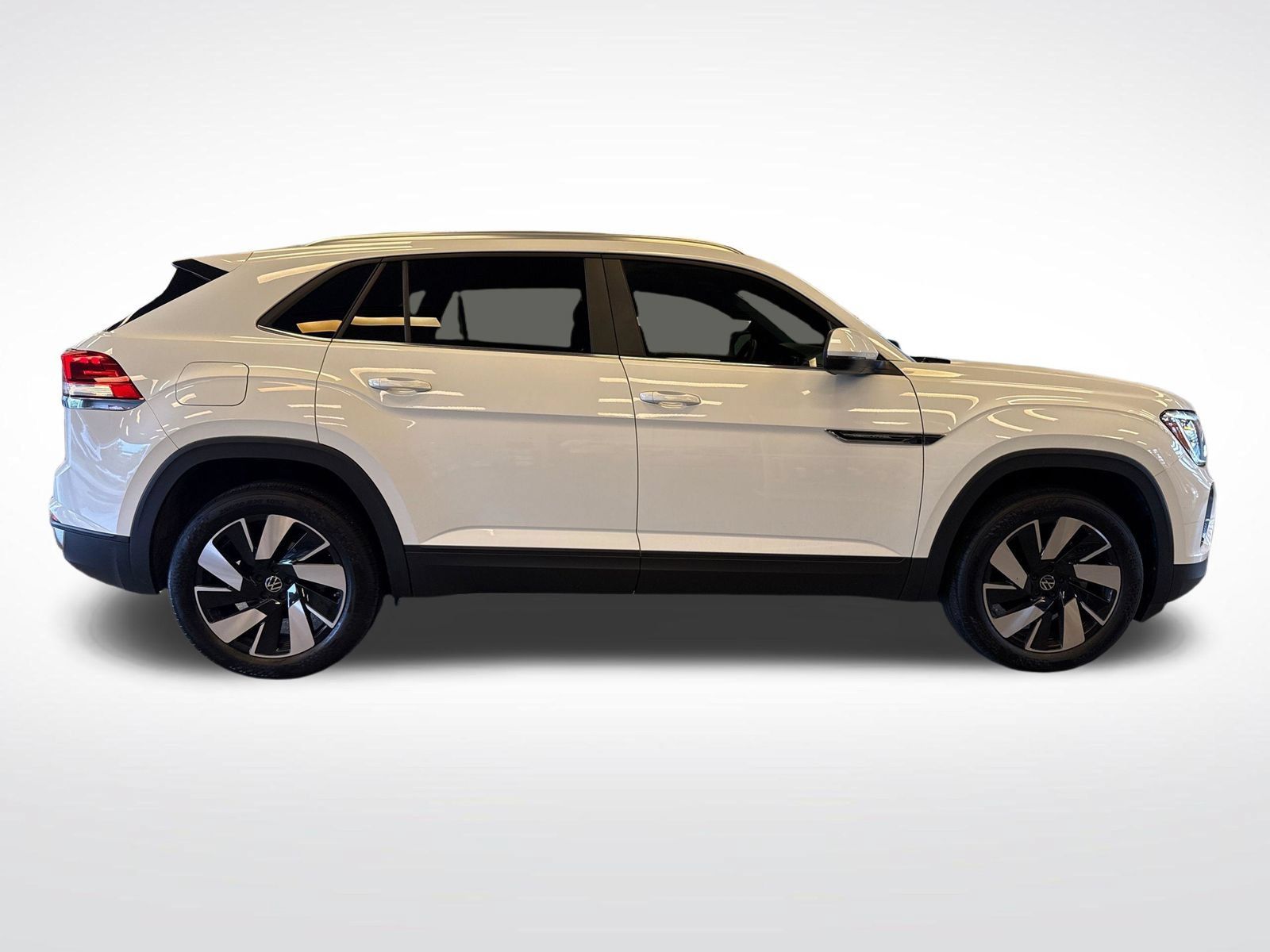 Certified 2024 Volkswagen Atlas Cross Sport SE AWD/4WD image 7