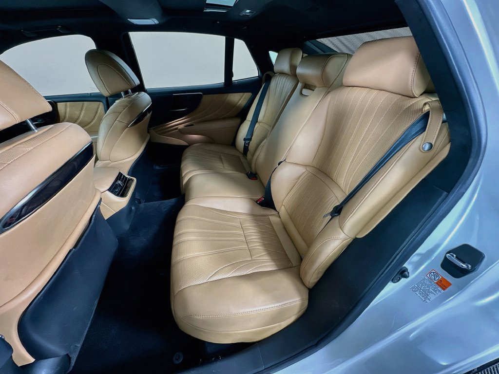 Used 2023 Lexus LS 500 w/ Luxury Package RWD image 24