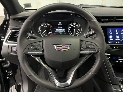 New 2025 Cadillac XT6 Luxury image 15