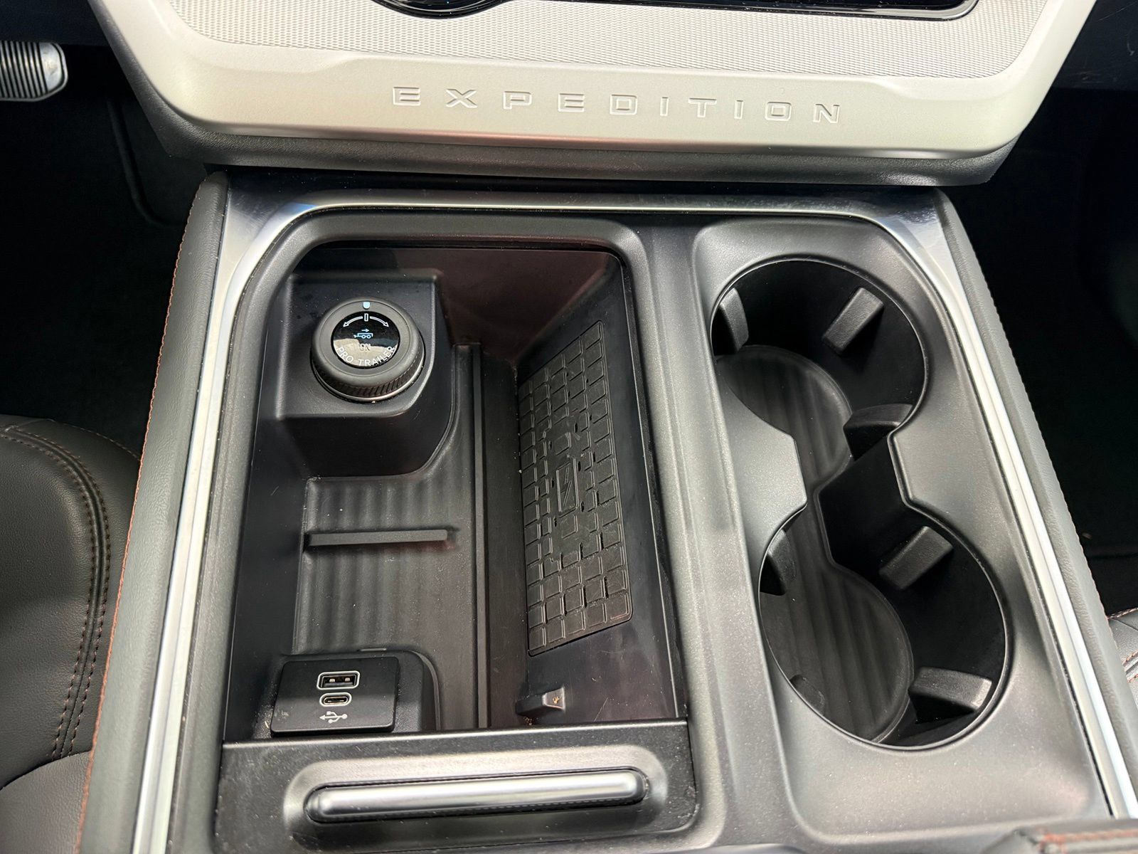 Used 2025 Ford Expedition Active AWD/4WD image 22