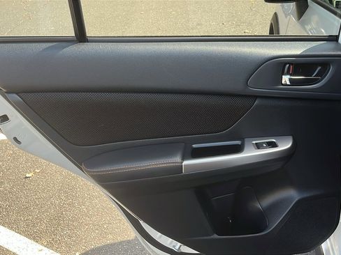 Used 2017 Subaru Crosstrek 2.0i Premium image 21