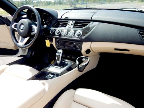 Used 2016 BMW Z4 sDrive28i image 18