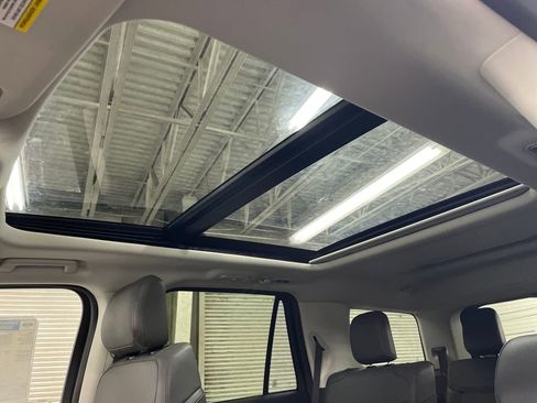 New 2025 Ford Expedition Active image 9