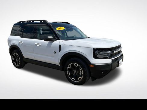 Used 2025 Ford Bronco Sport Outer Banks AWD/4WD image 21
