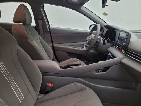 Used 2023 Hyundai Elantra SEL w/ Cargo Package image 21