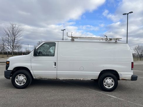 Used 2013 Ford E-250 and Econoline 250 image 2