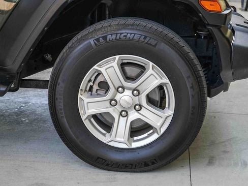 Used 2022 Jeep Wrangler Unlimited Sport AWD/4WD image 10