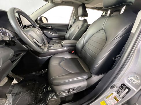 Used 2022 Toyota Highlander XLE image 20